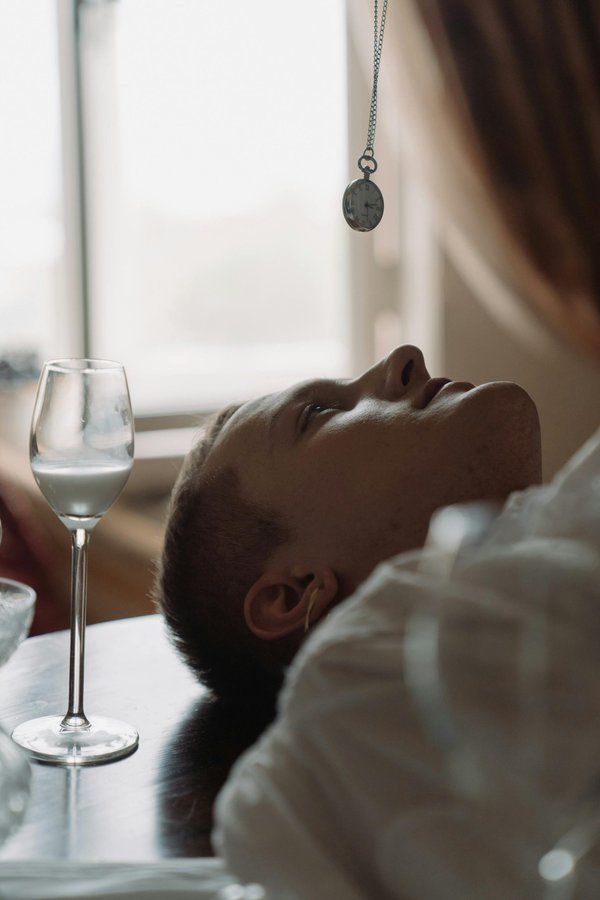 Hypnose en ligne efficace : comment ça marche et pourquoi ?